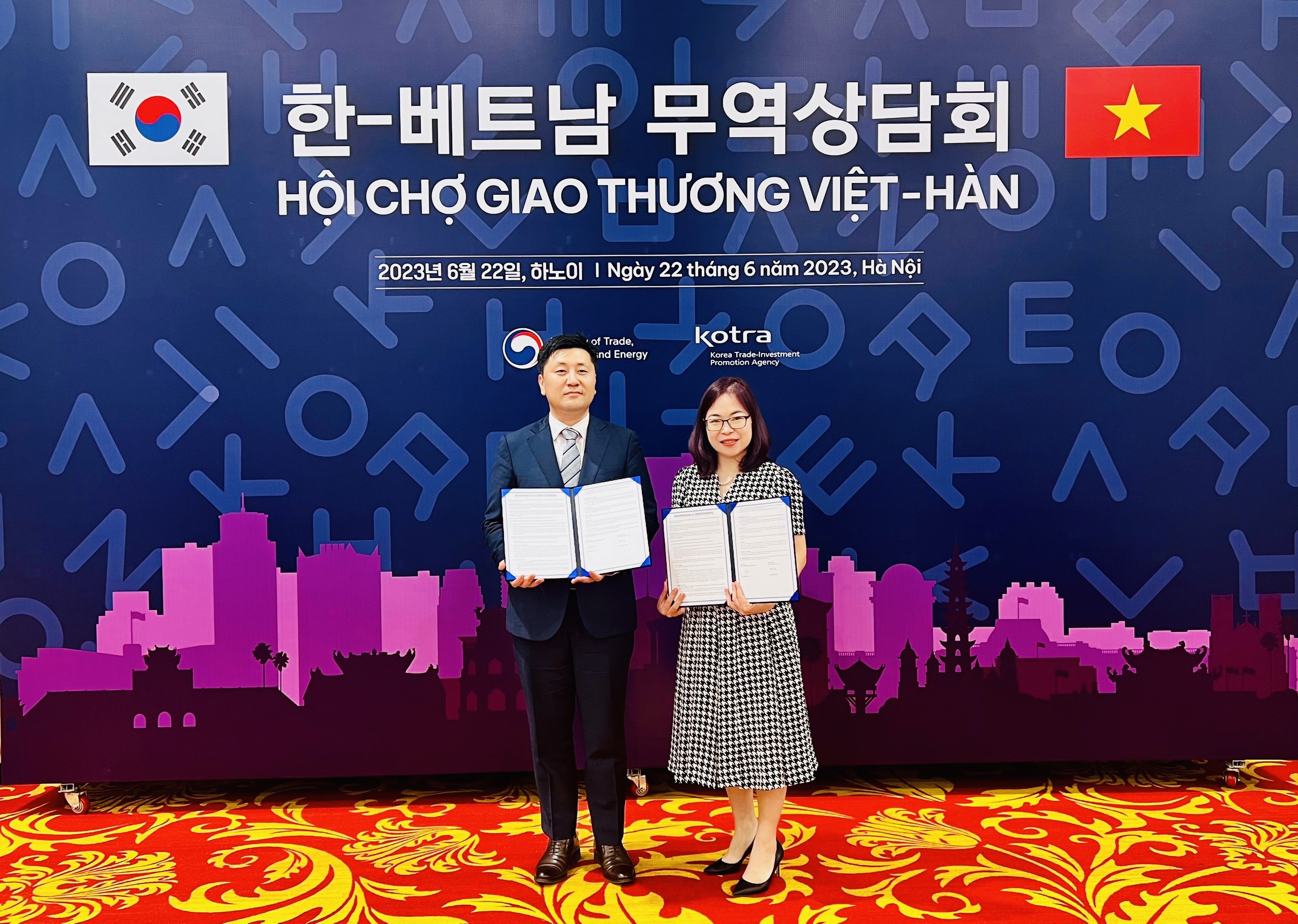 THE COOPERATION TO BUILD XR EDUCATION AND TRAINING SYSTEM BETWEEN ...