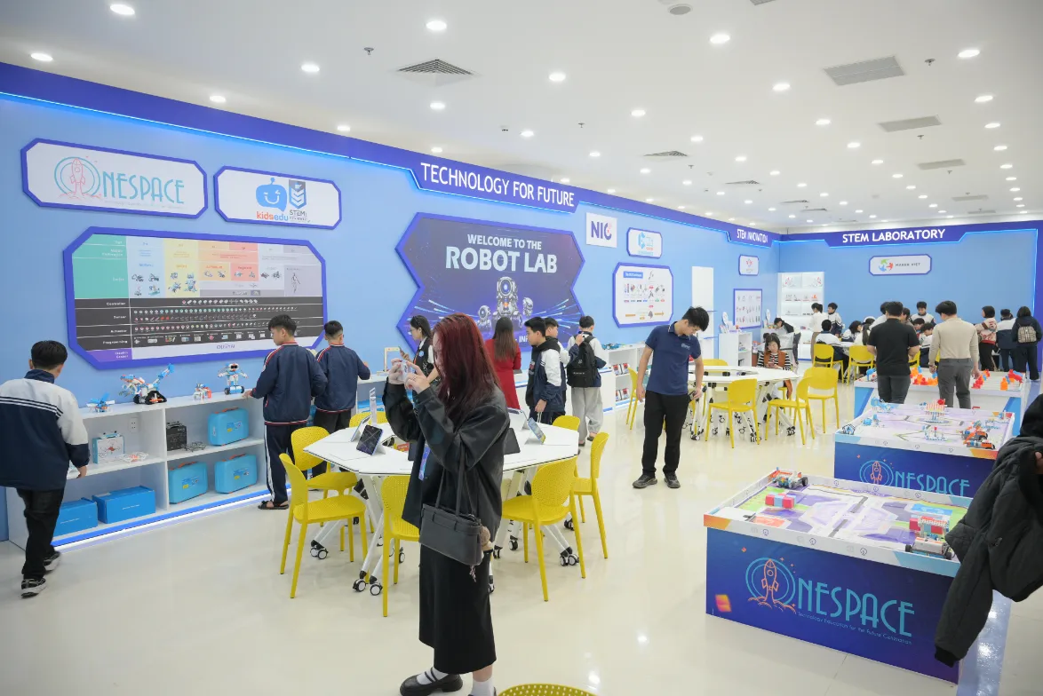 Ban Tổ chức ENJOY AI Việt Nam từng bước xây dựng môi trường giáo dục mở